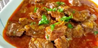 Яхния с праз и пиперки