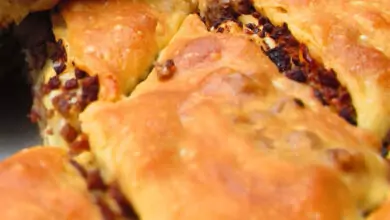 баница с месо или черва