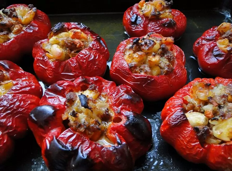 Камби, пълнени със зрял фасул и кайма