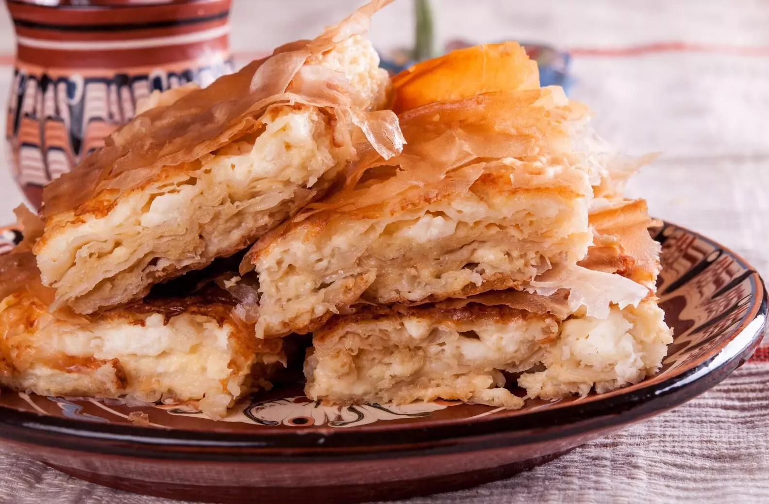 Баница с извара и мас