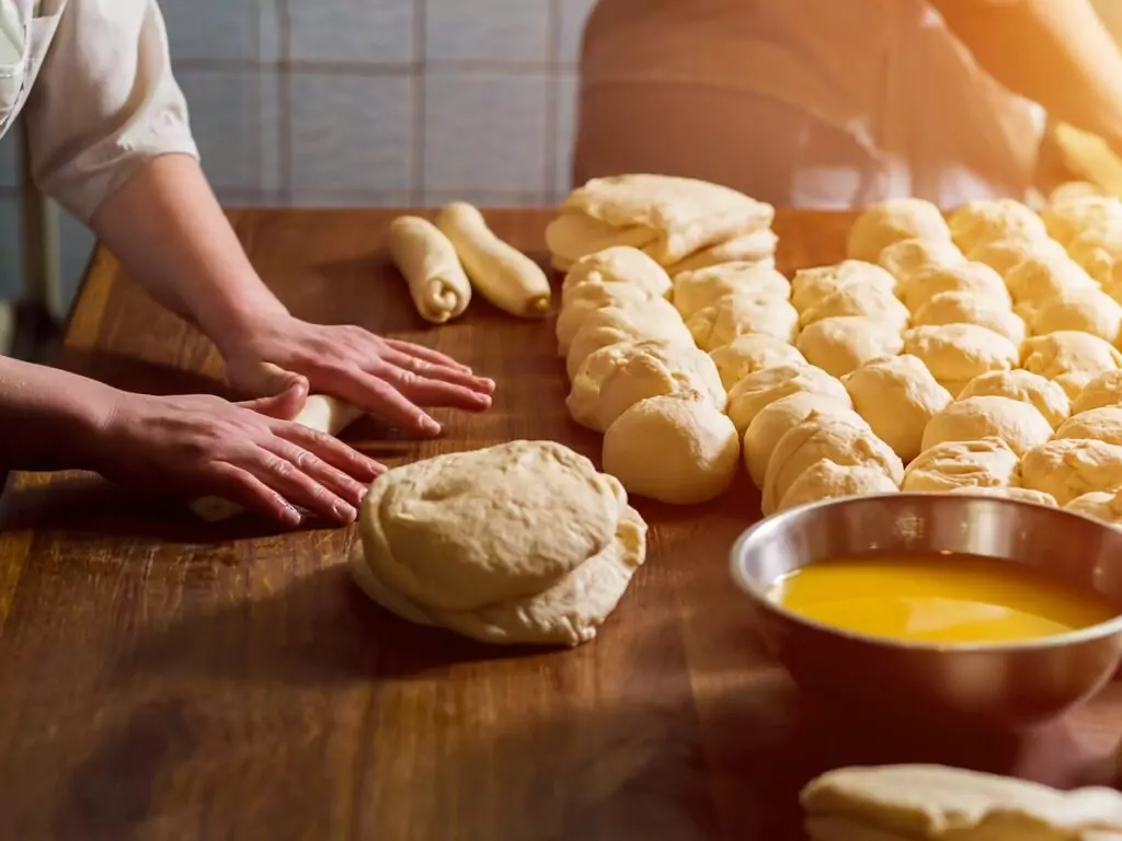 Как правилно се меси козунак