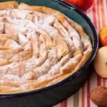 Баница с ябълки