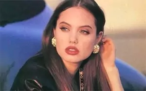 17 годишната Анджелина Джоли, 1992 17 годишната Анджелина Джоли, 1992